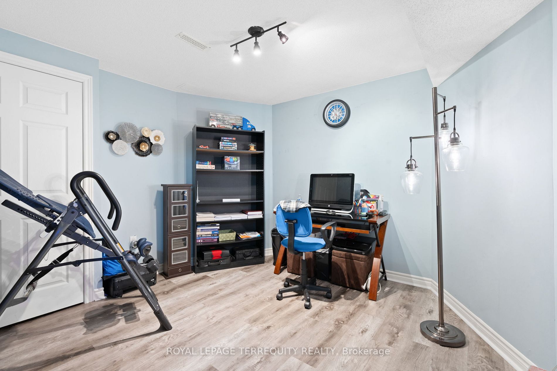 12 Dagwell Crescent