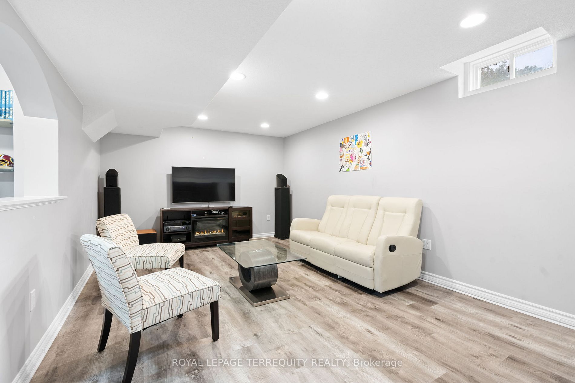 12 Dagwell Crescent
