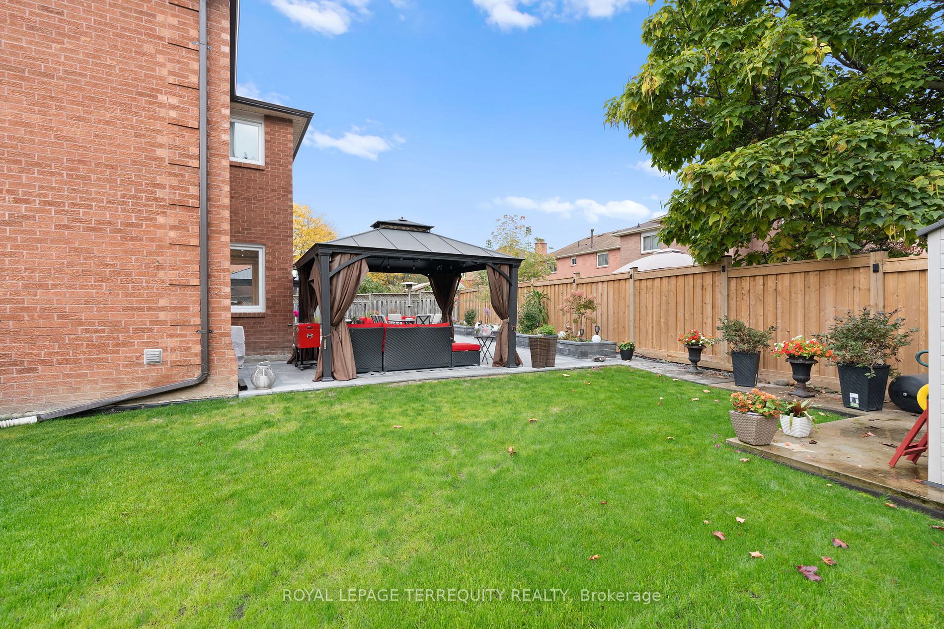 12 Dagwell Crescent