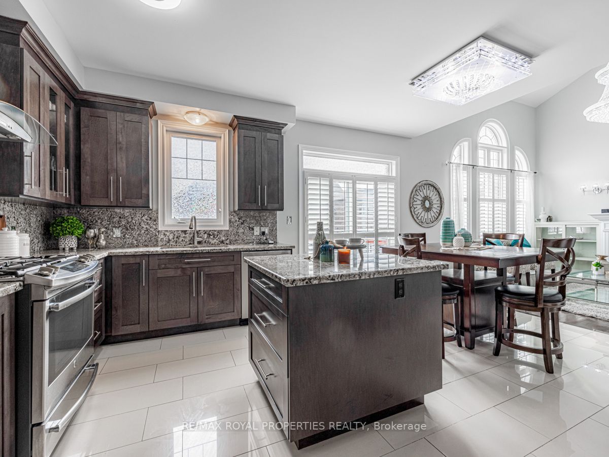 102 Sumersford Dr