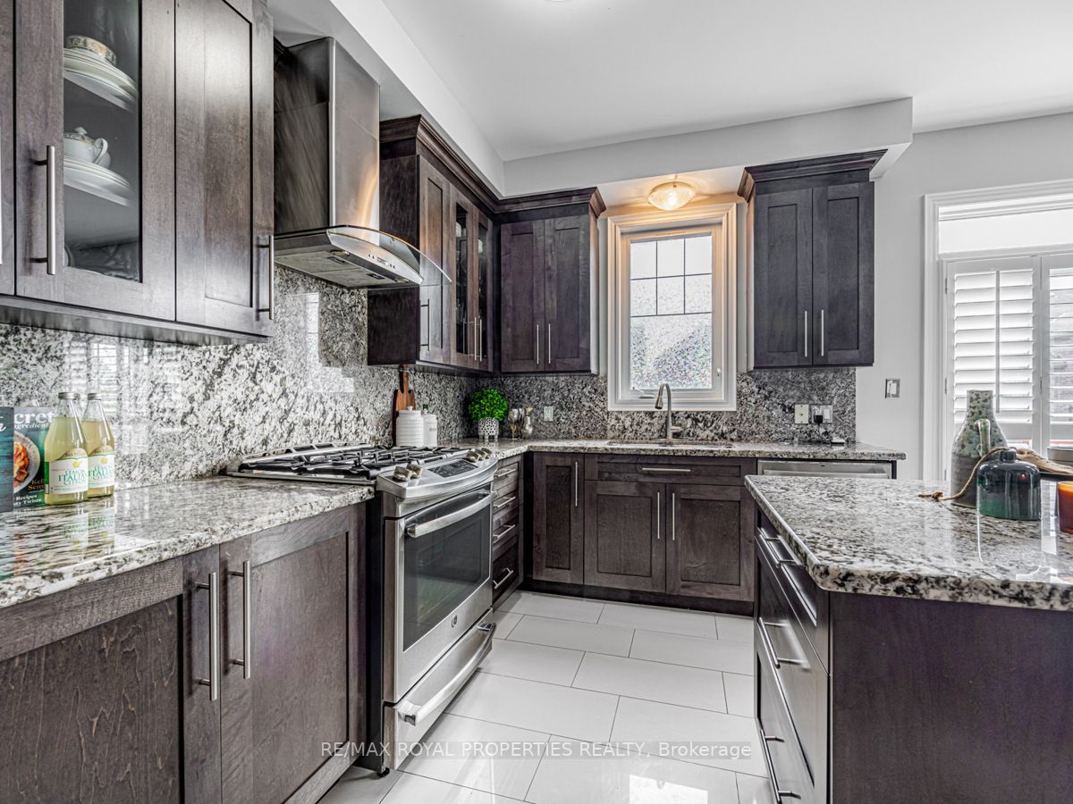 102 Sumersford Dr