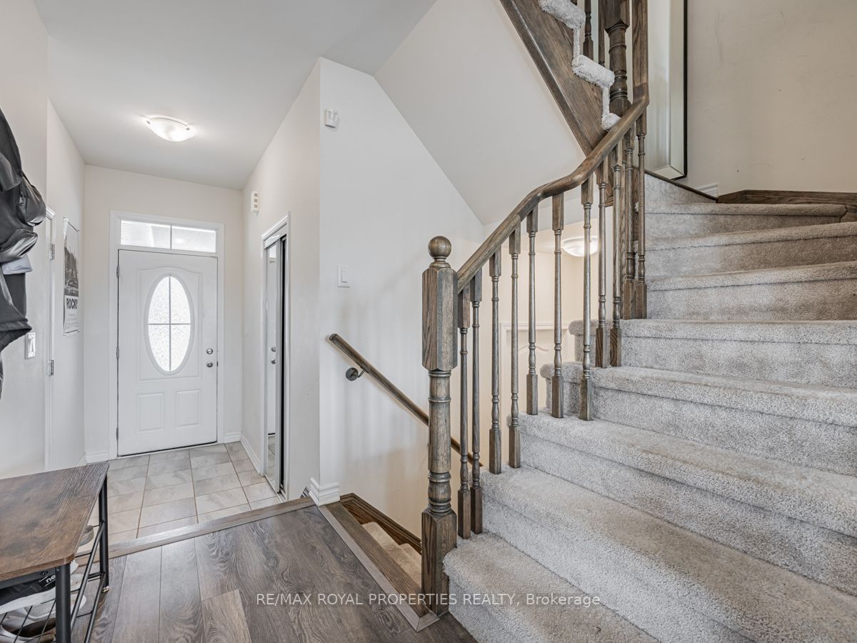 1103 Dragonfly Ave