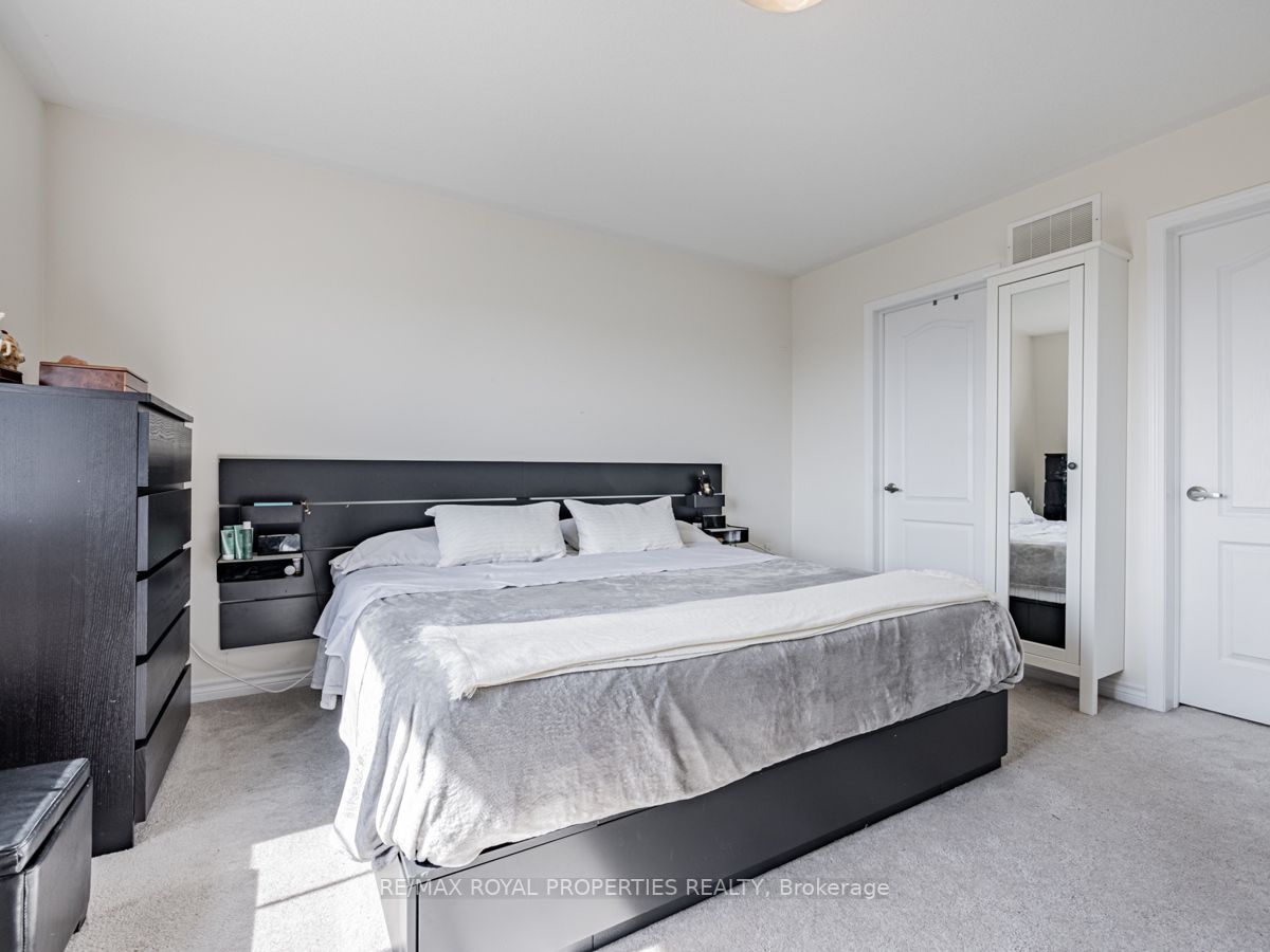 1103 Dragonfly Ave