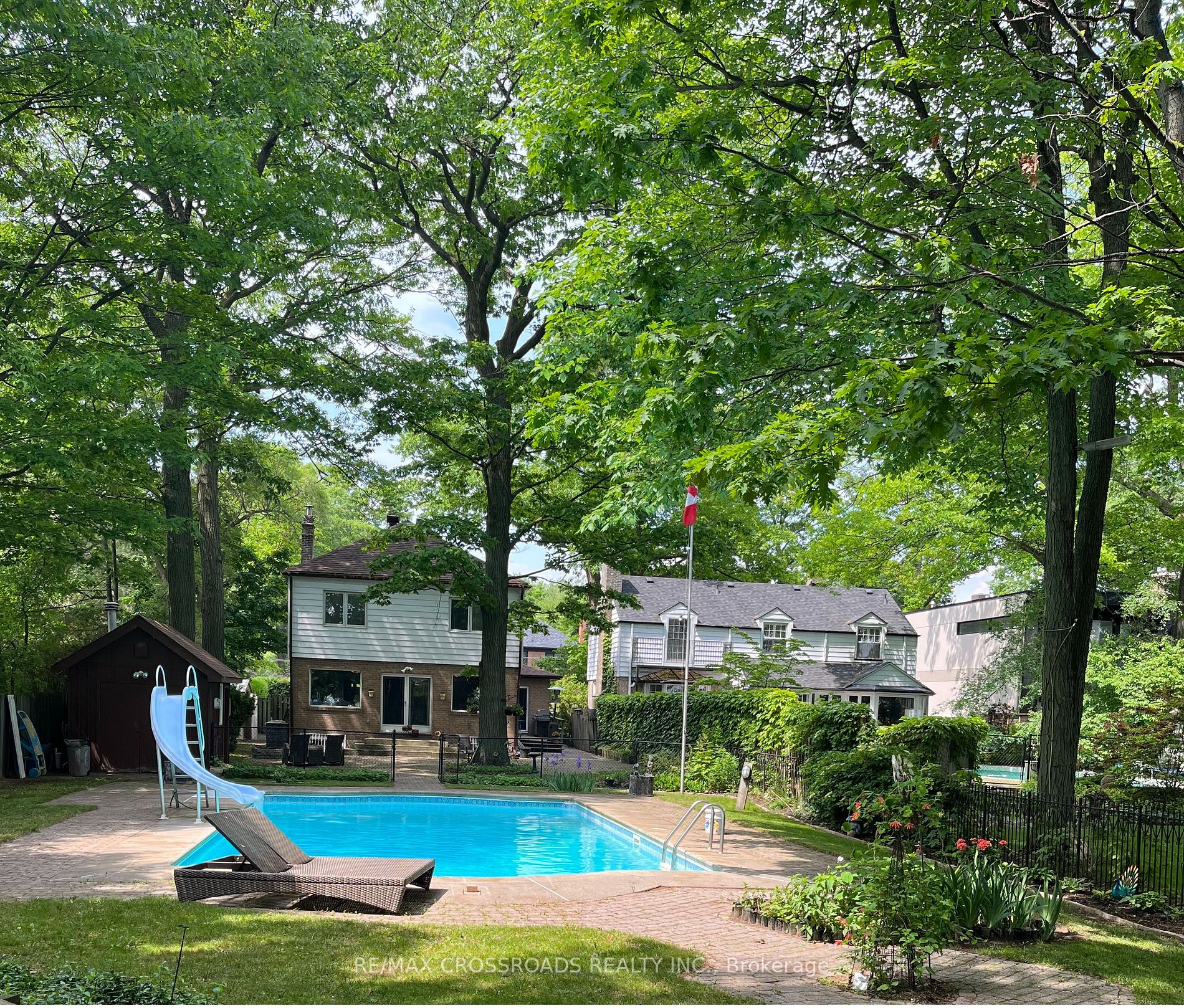1 Crescentwood Rd