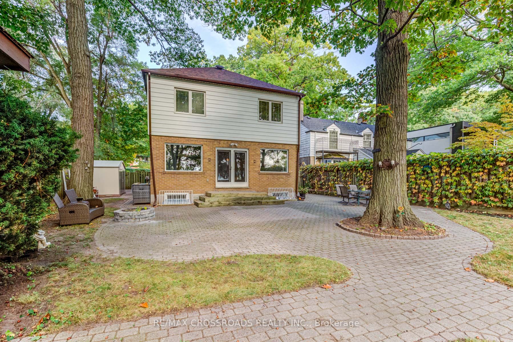 1 Crescentwood Rd