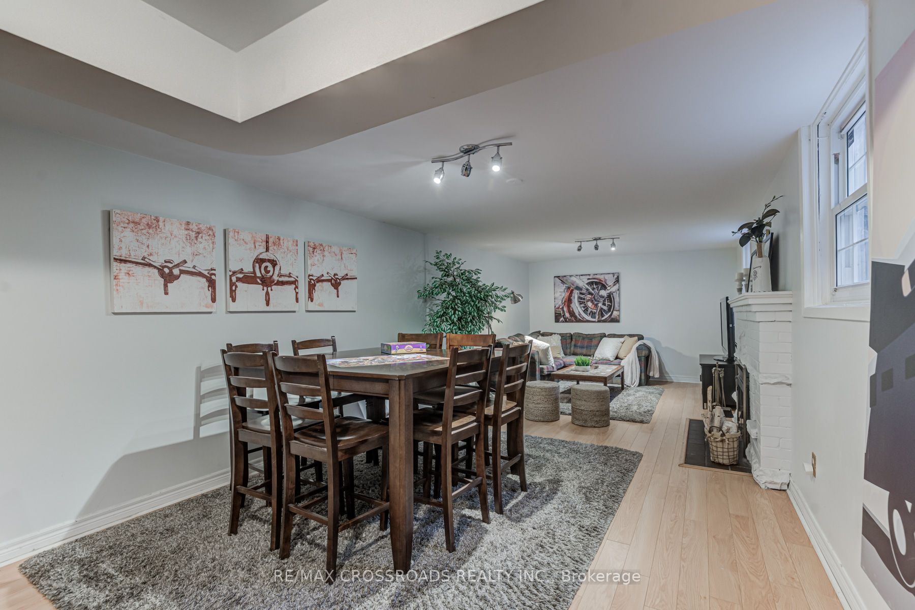 1 Crescentwood Rd