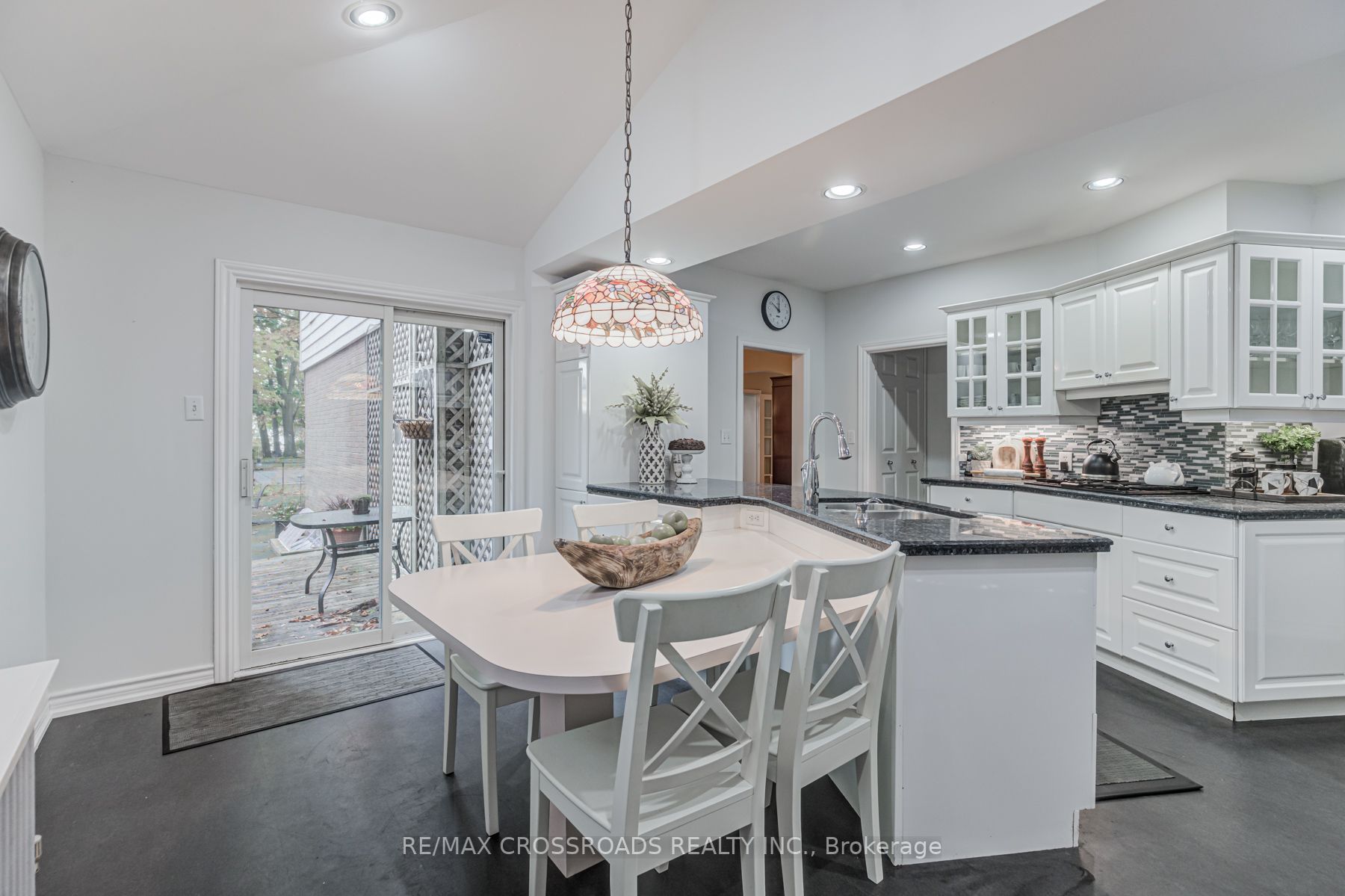 1 Crescentwood Rd