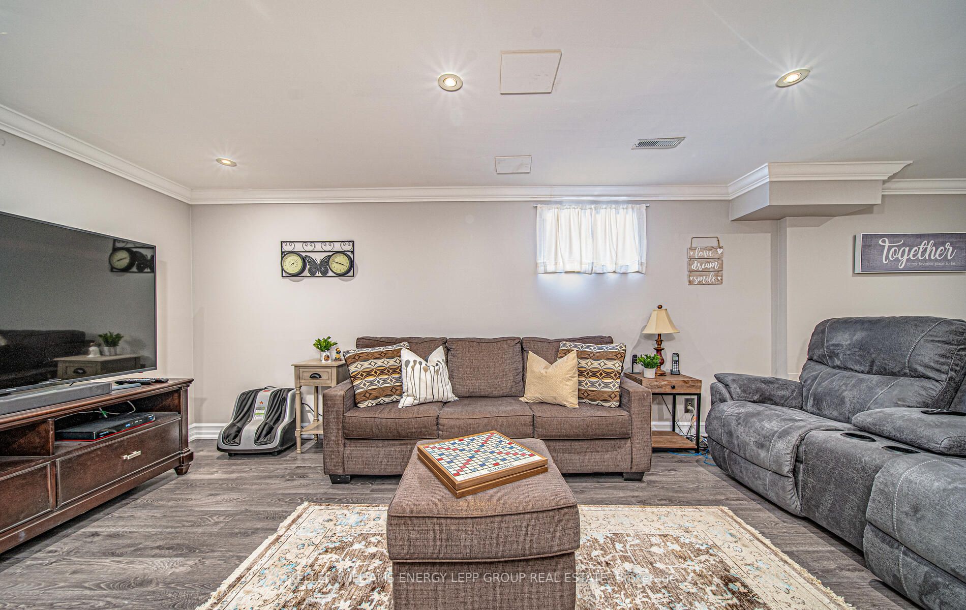 386 Rosedale Dr