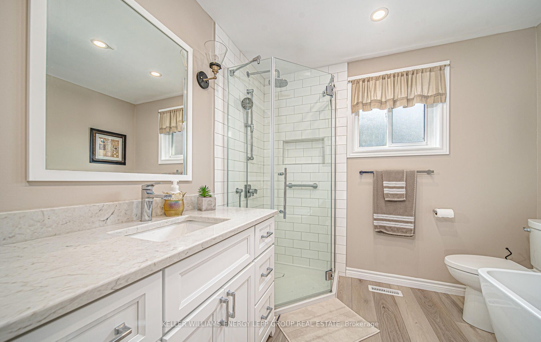 386 Rosedale Dr