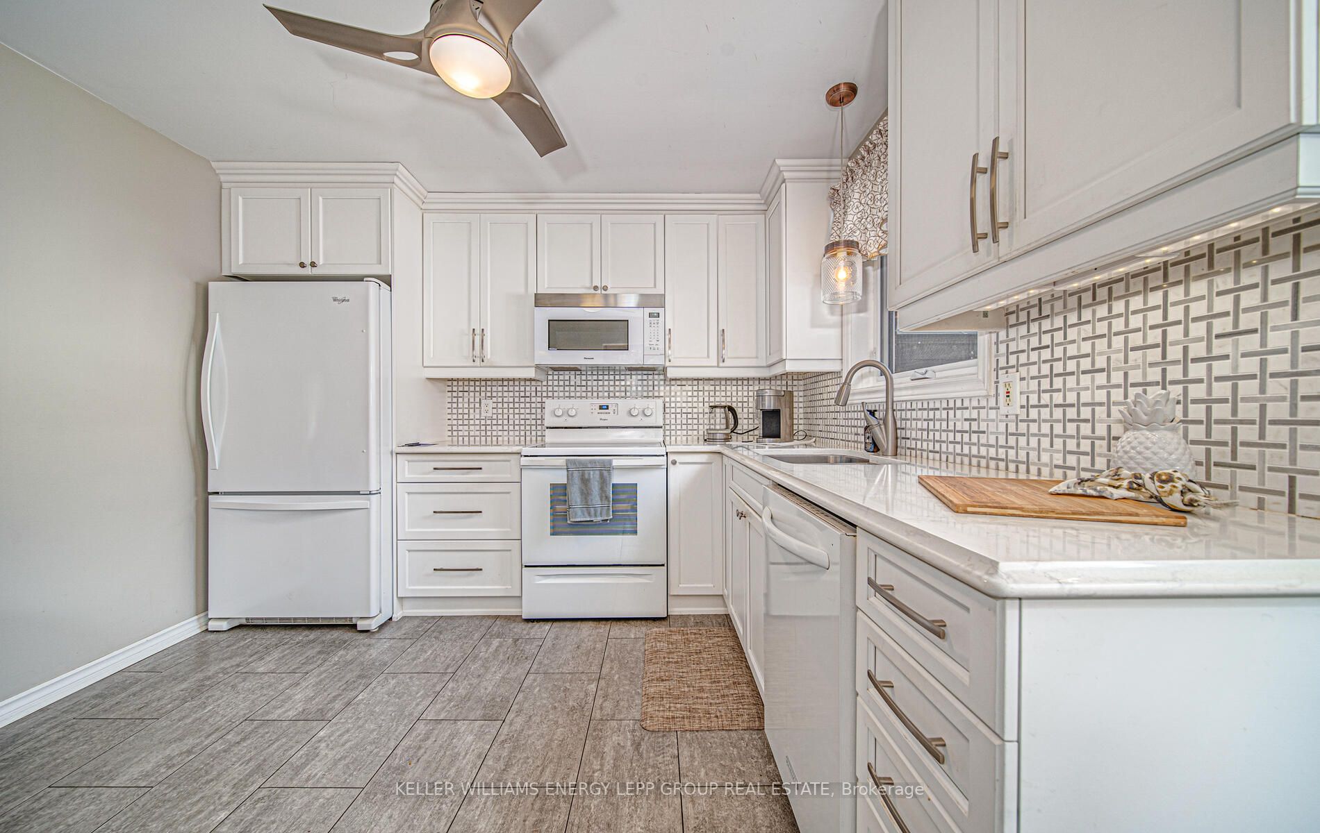 386 Rosedale Dr