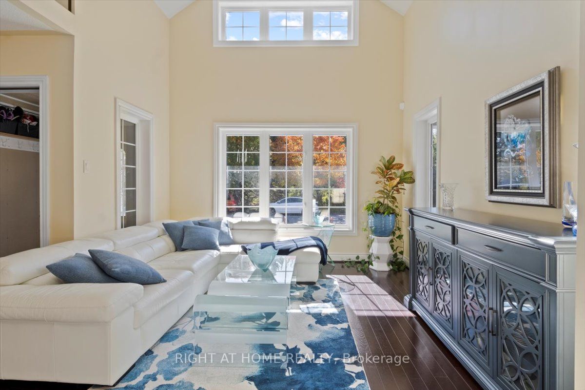 16 Ashbury Blvd