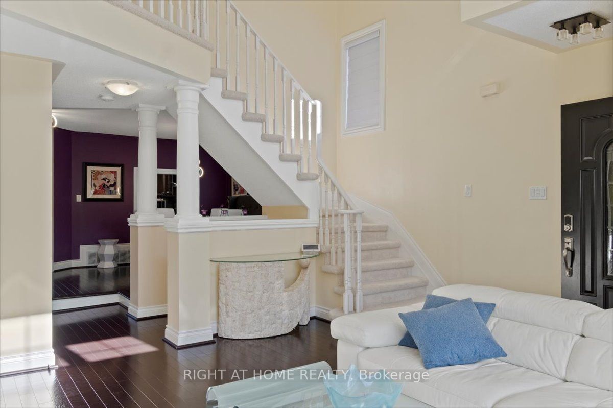 16 Ashbury Blvd