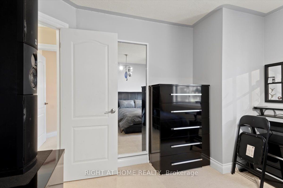 16 Ashbury Blvd