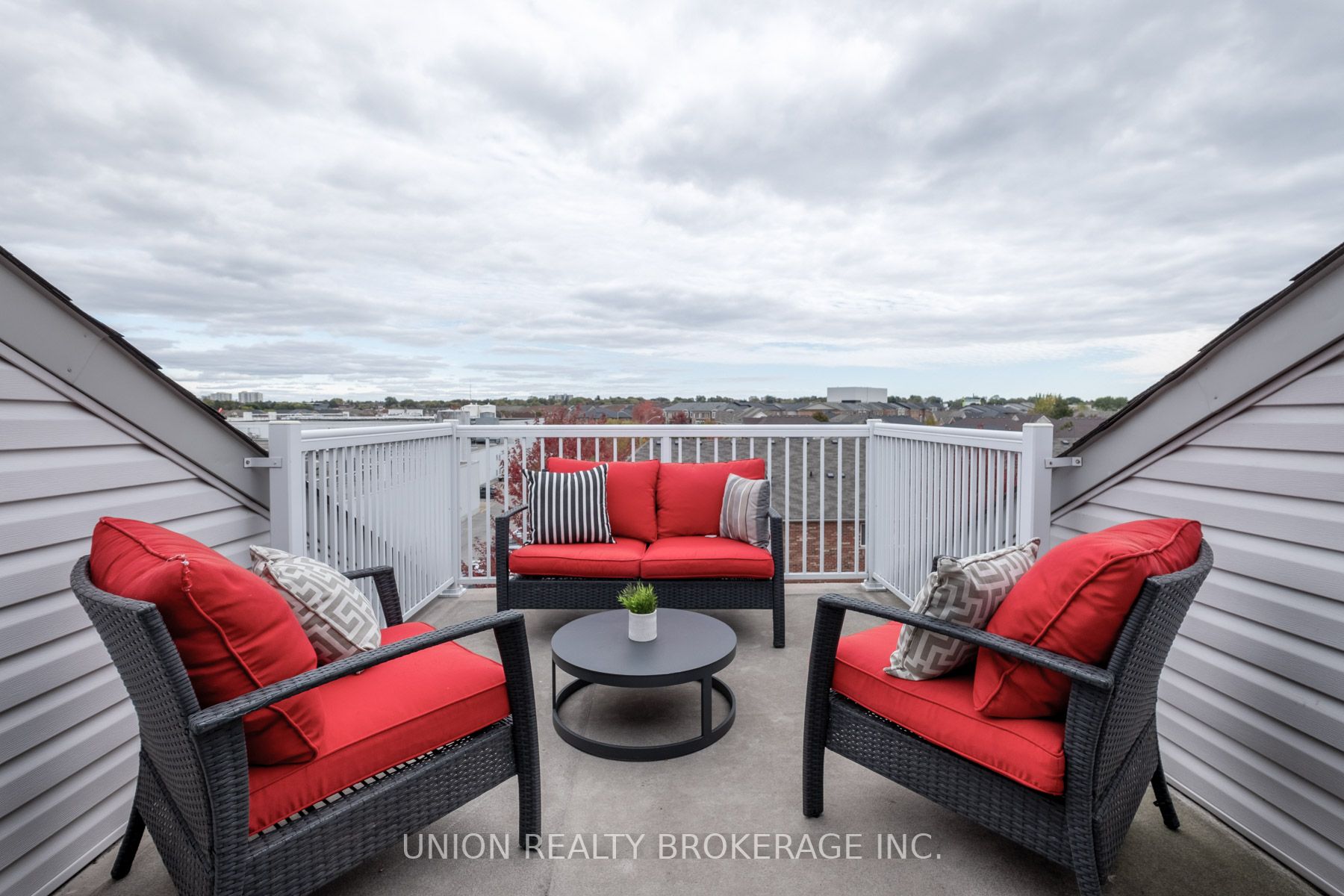 655D Warden Avenue, #72