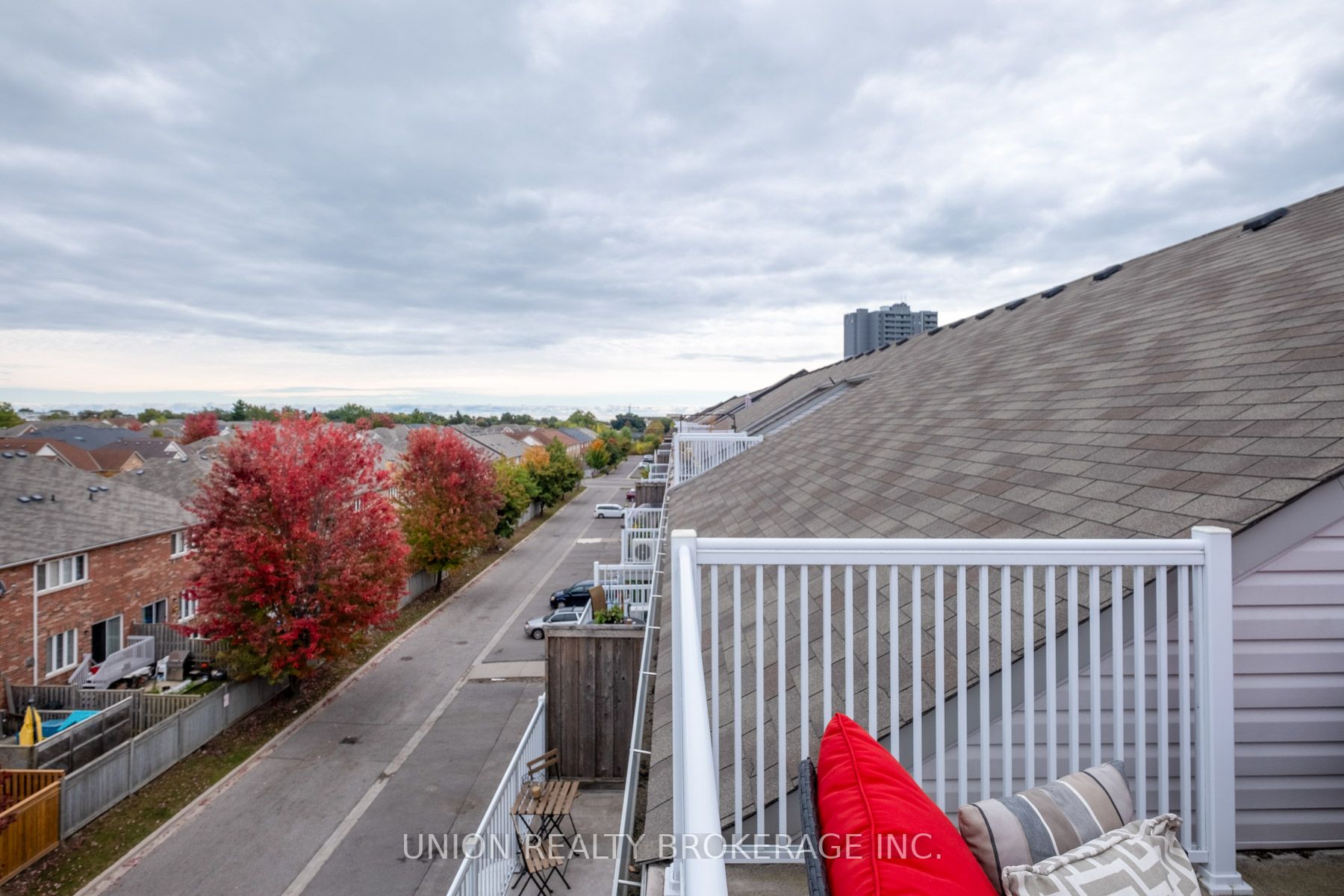 655D Warden Avenue, #72