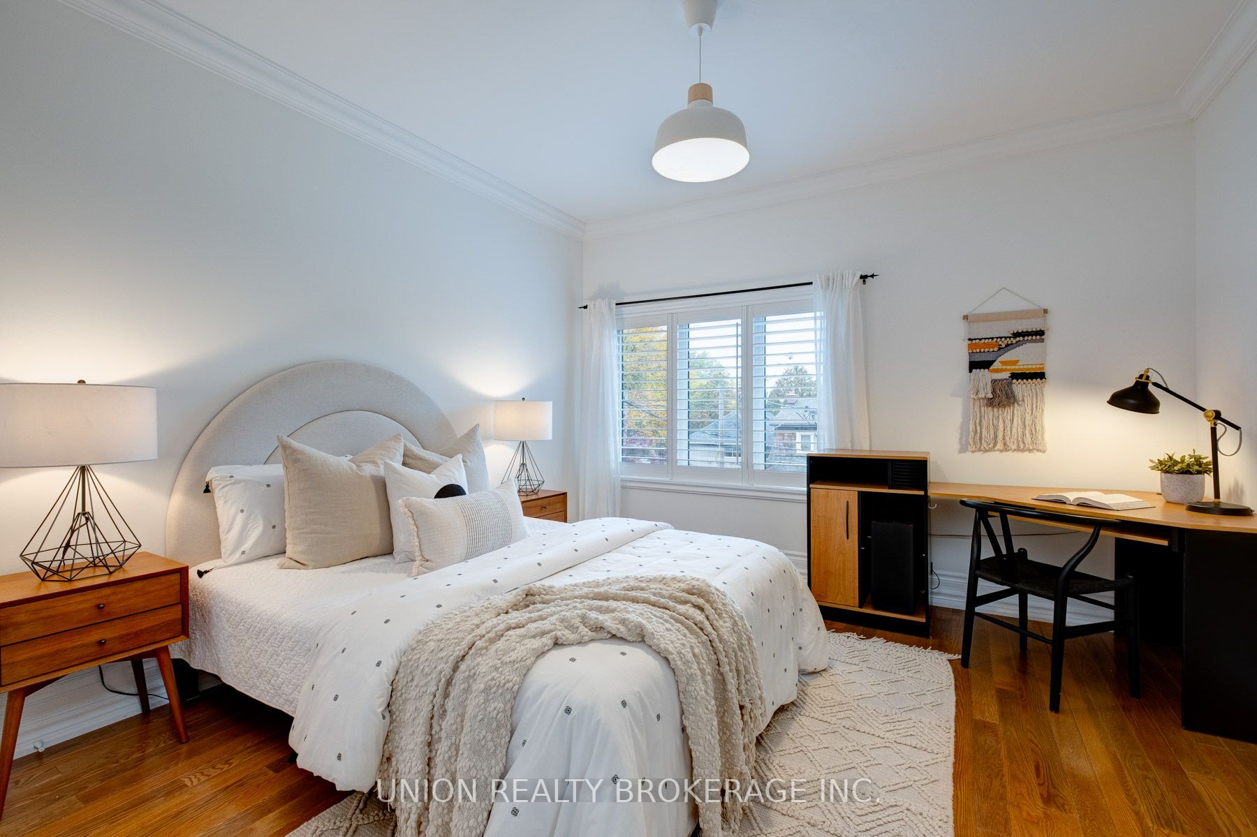 239 Lee Ave