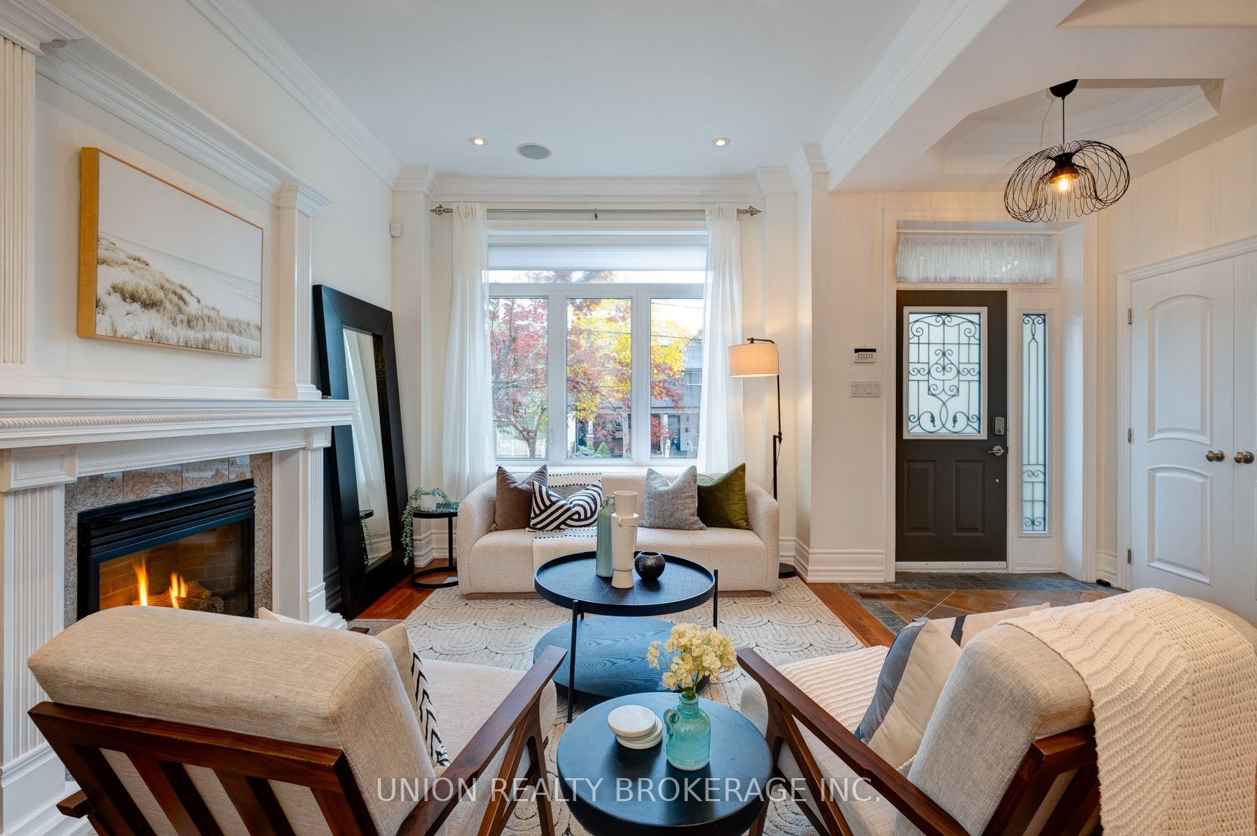239 Lee Ave
