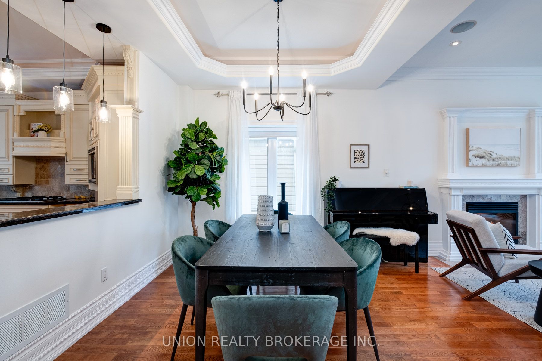239 Lee Ave
