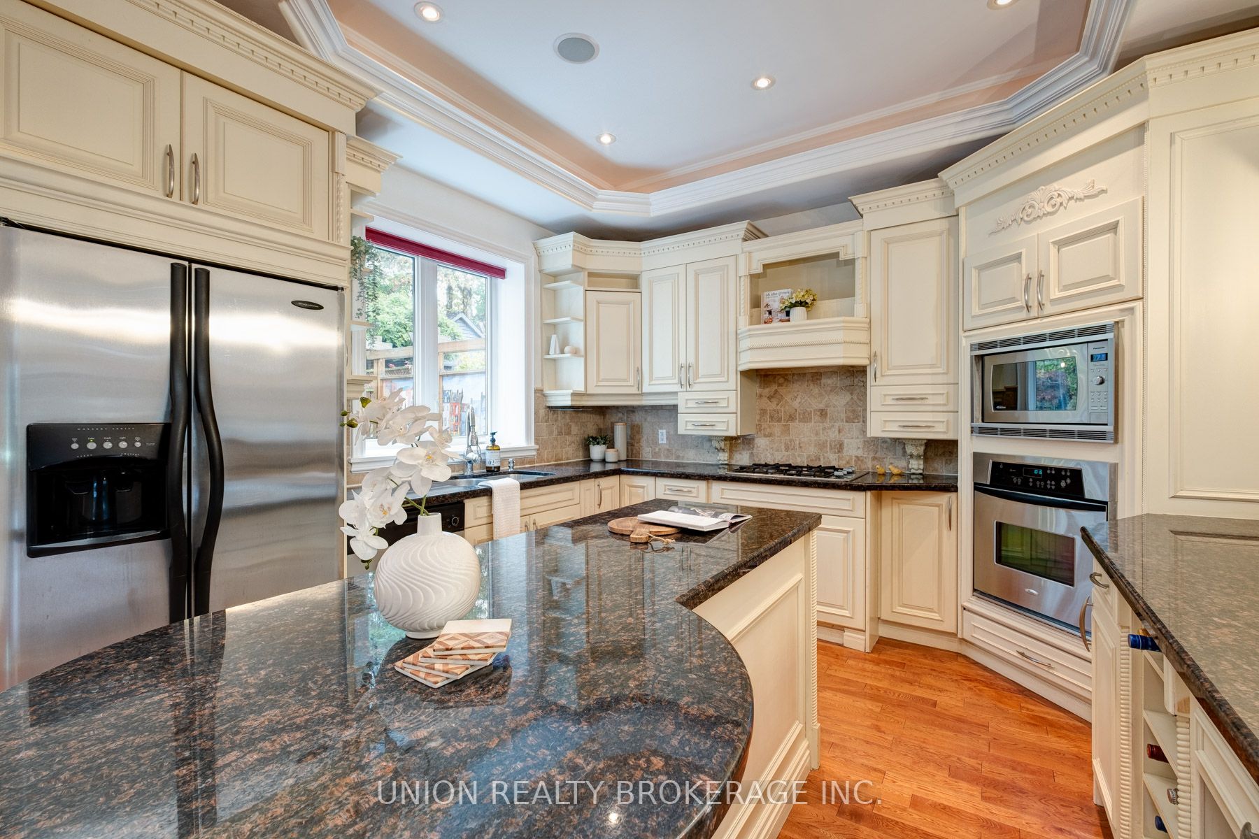 239 Lee Ave