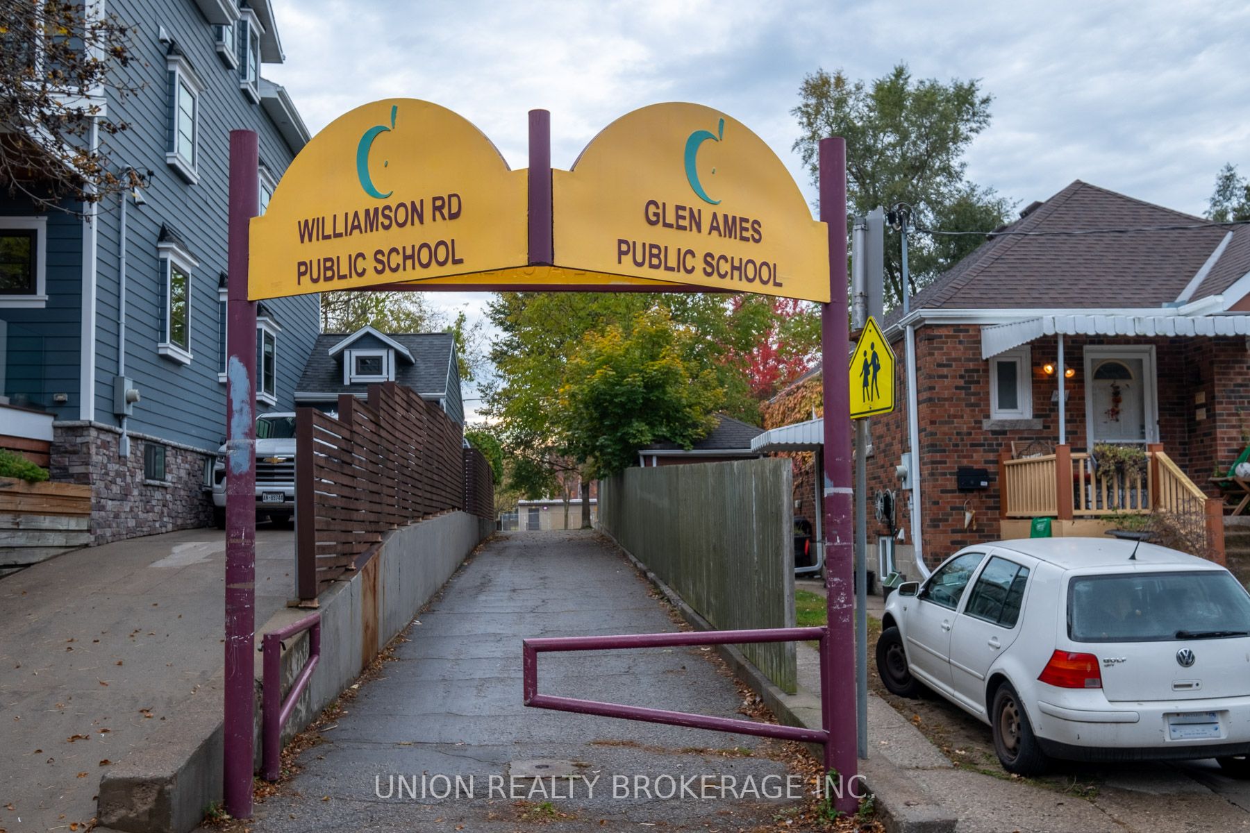 239 Lee Ave