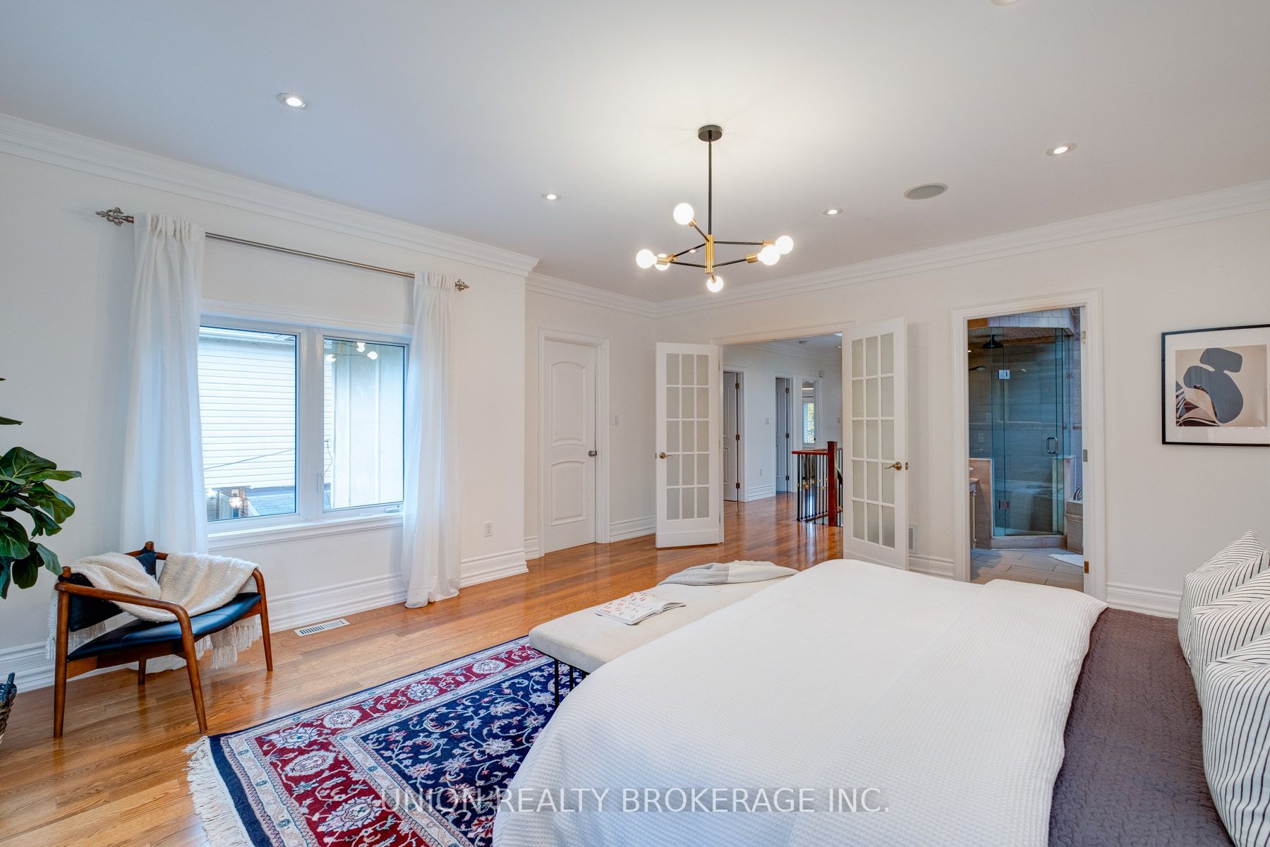 239 Lee Ave