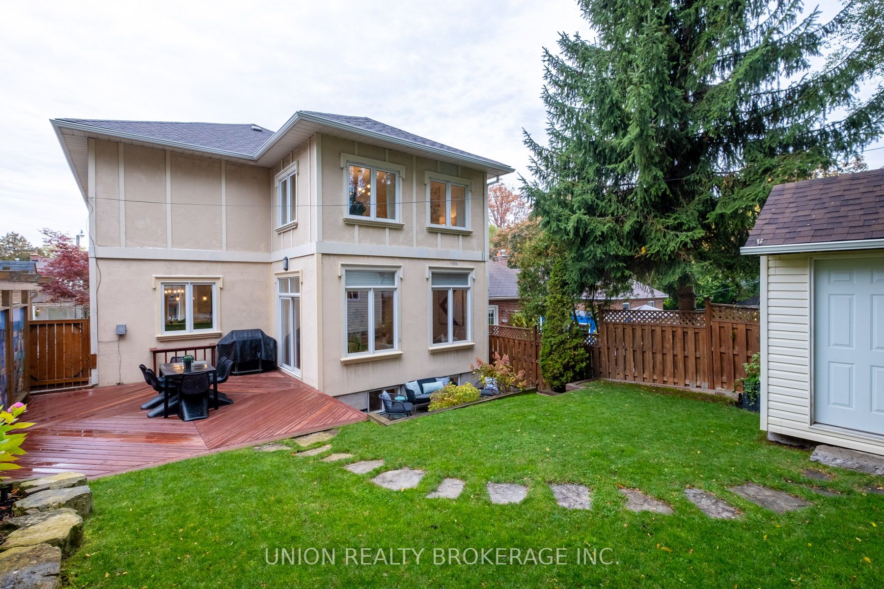 239 Lee Ave