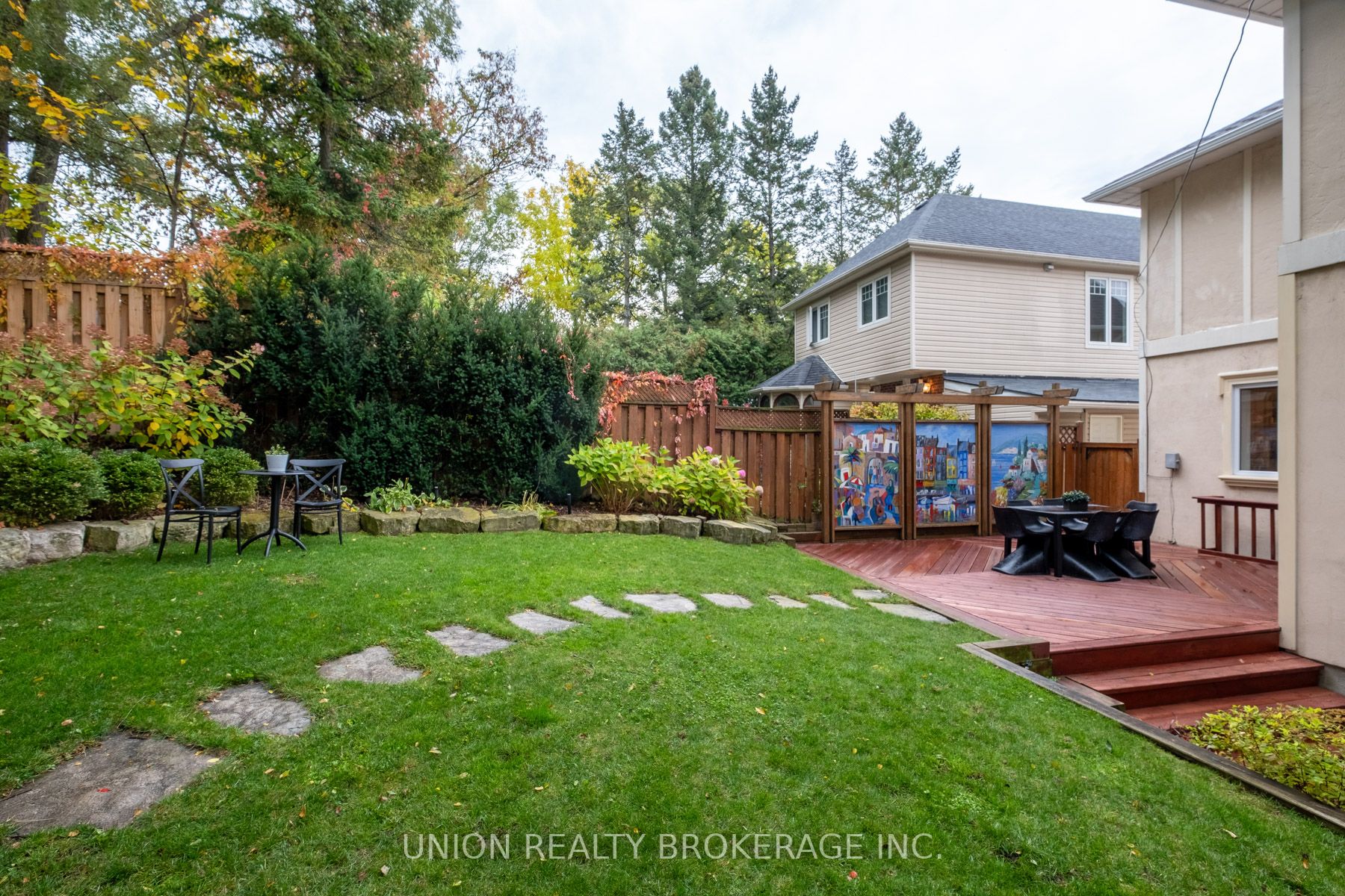 239 Lee Ave