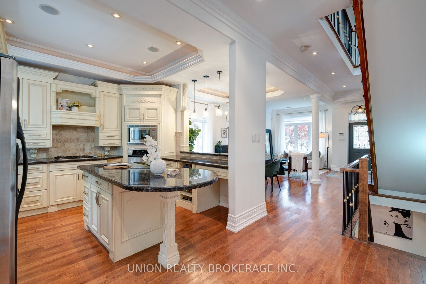 239 Lee Ave