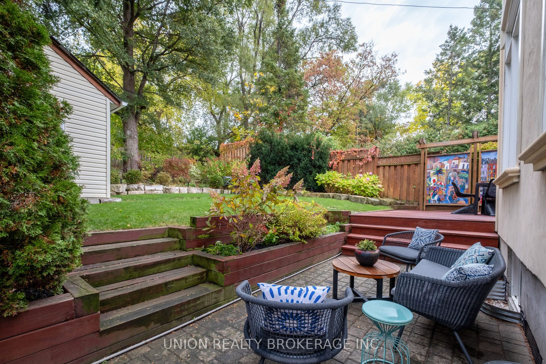 239 Lee Ave