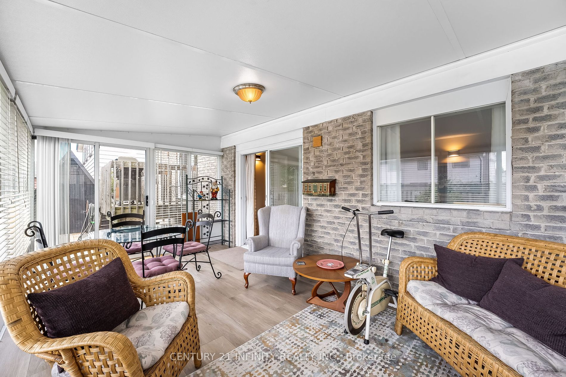 31 Bolland Cres