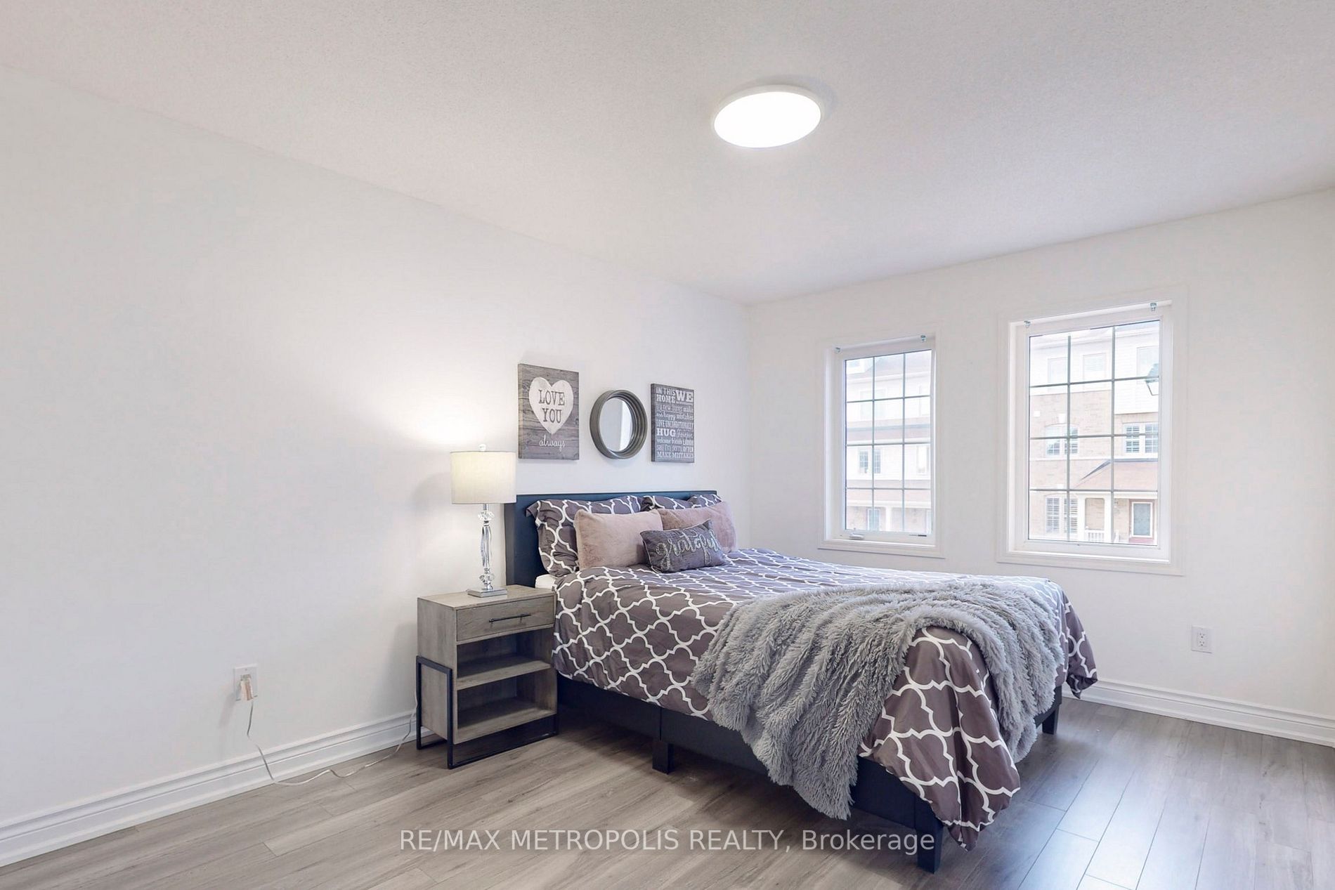 17 Camilleri Rd