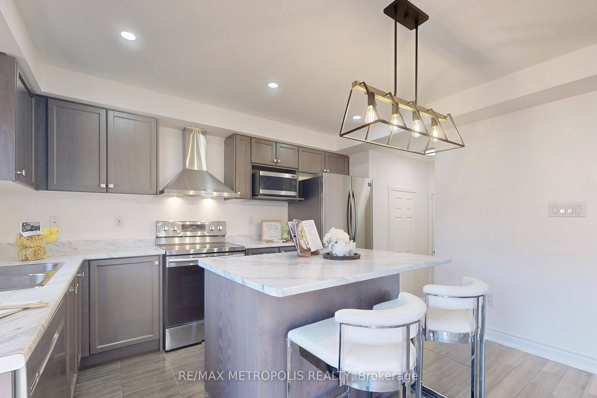 17 Camilleri Rd