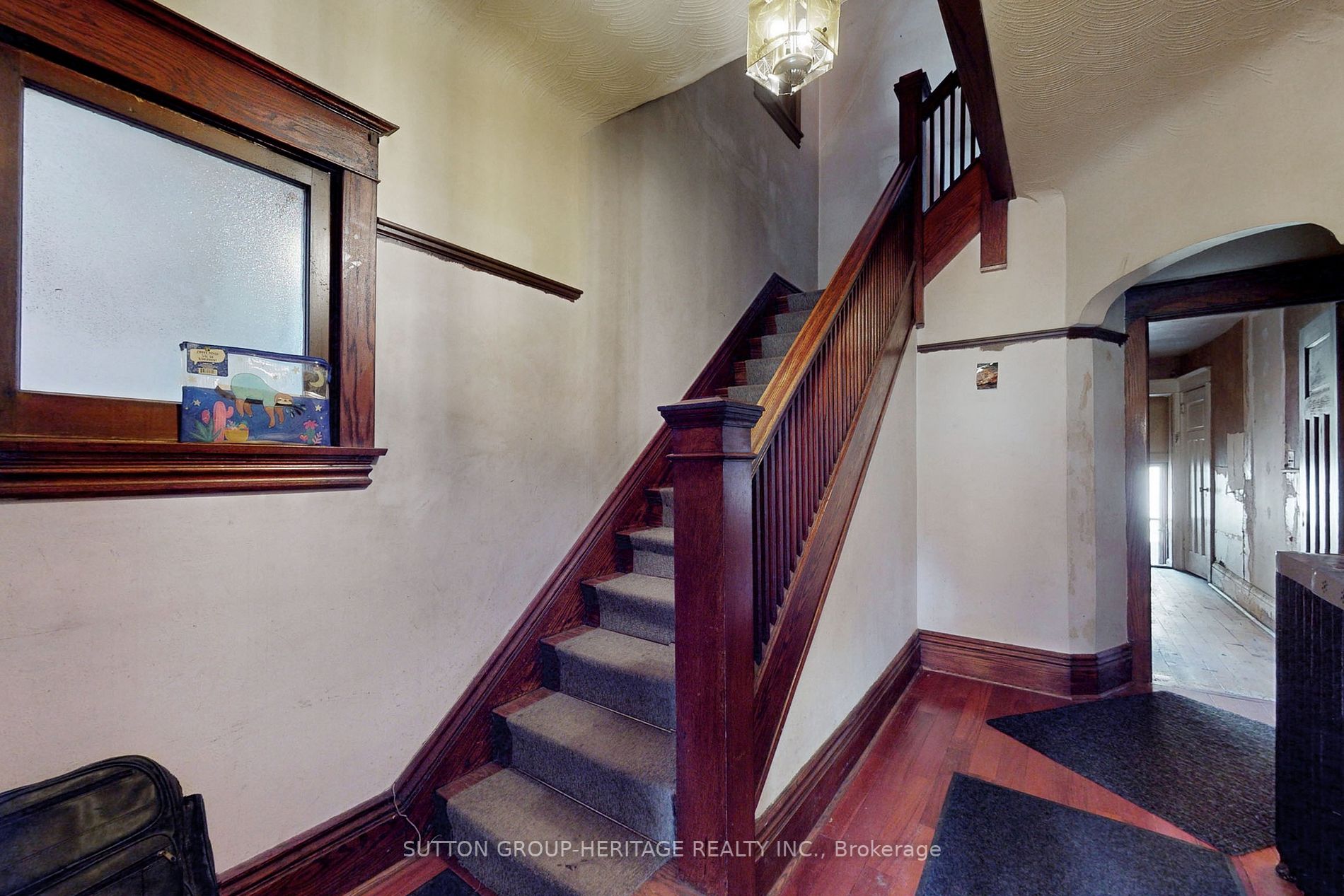 98 Dixon Ave