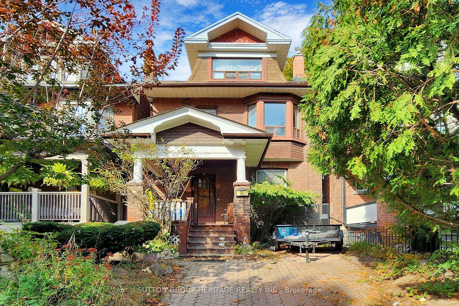 98 Dixon Ave