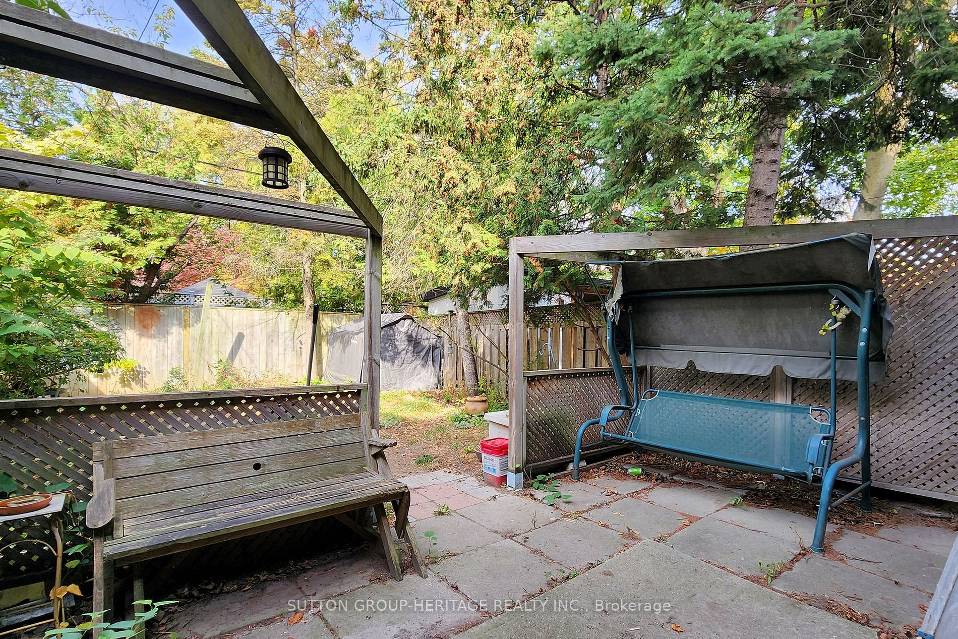 98 Dixon Ave