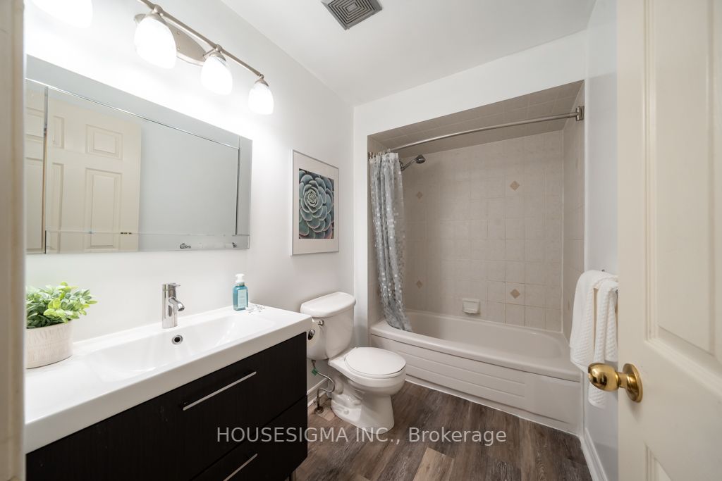 1611 Avonmore Square