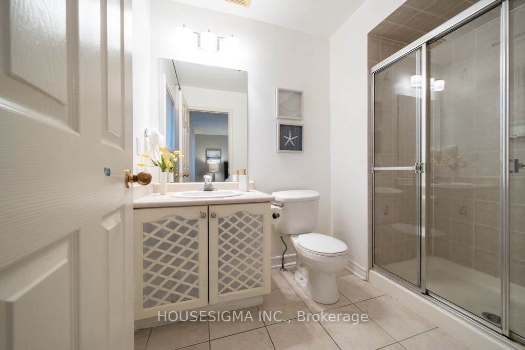 1611 Avonmore Square