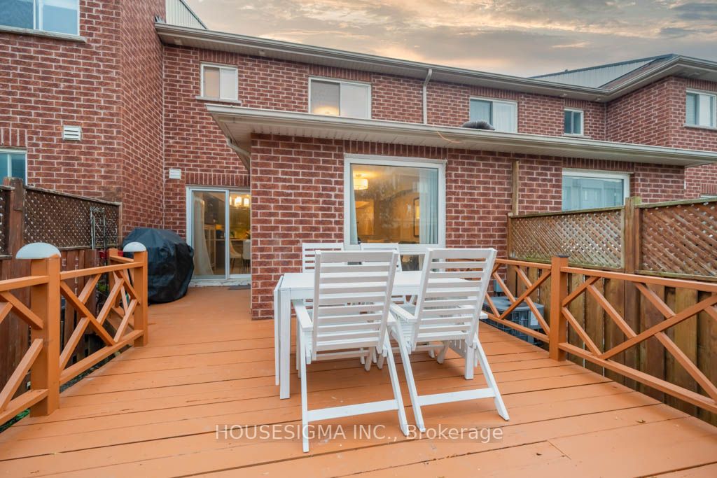1611 Avonmore Square