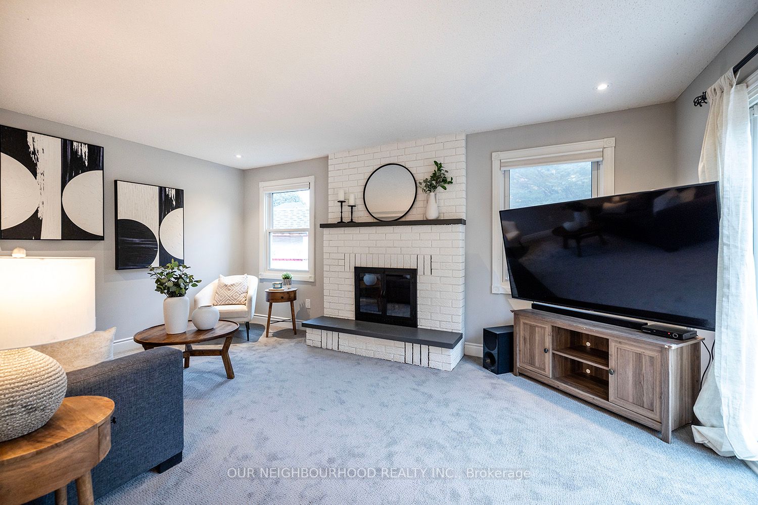 1 Mulholland Crt