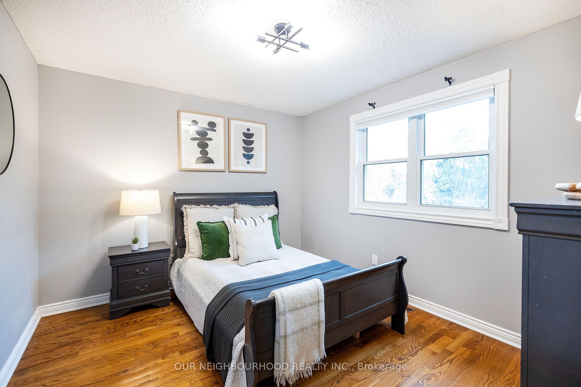 1 Mulholland Crt