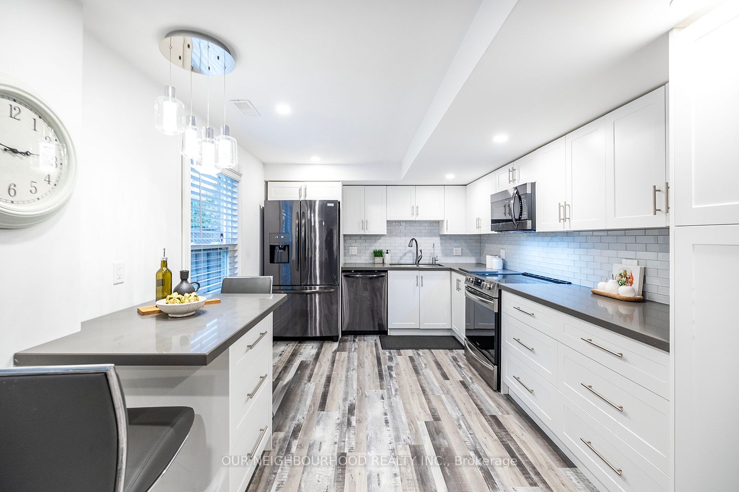 1 Mulholland Crt