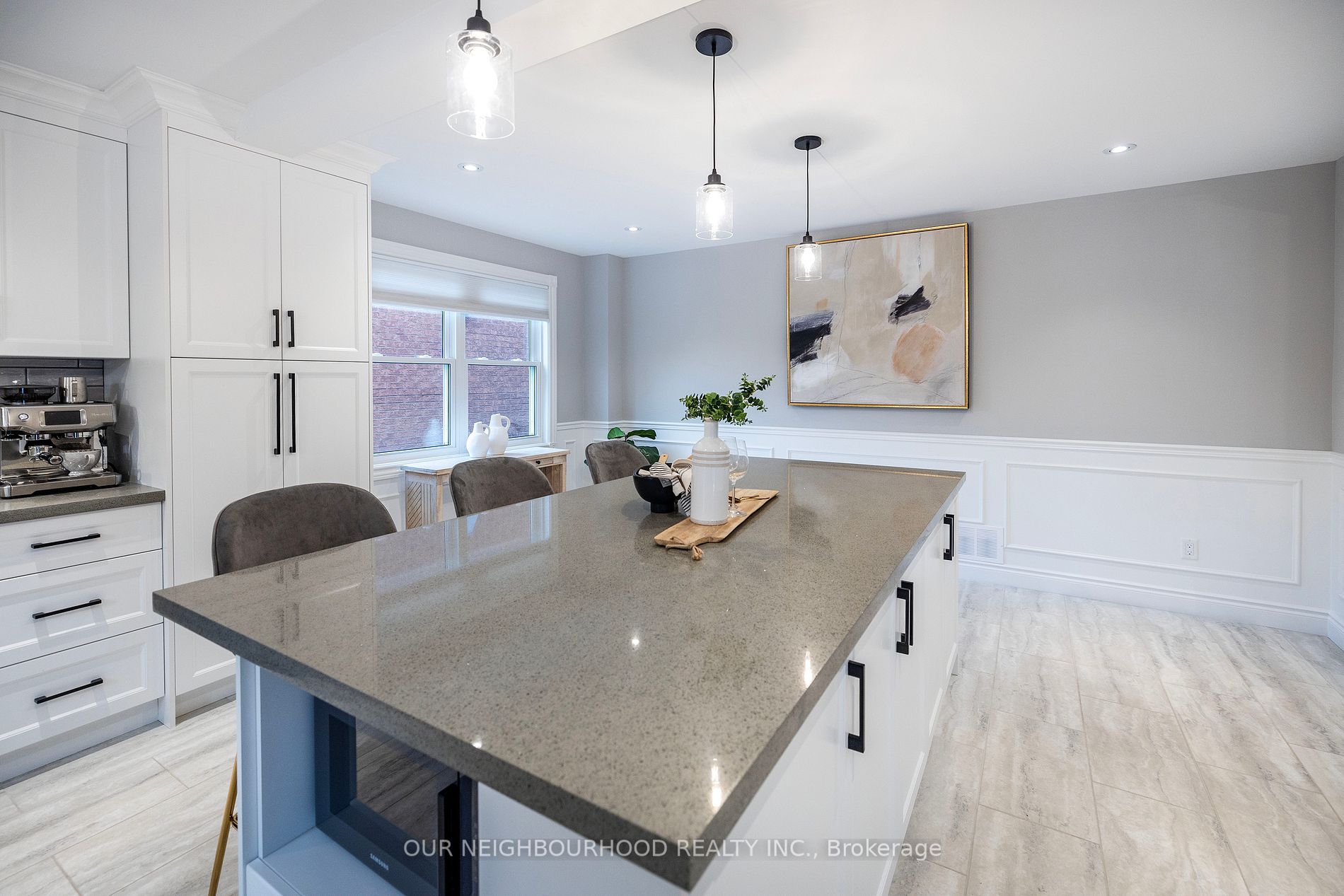 1 Mulholland Crt
