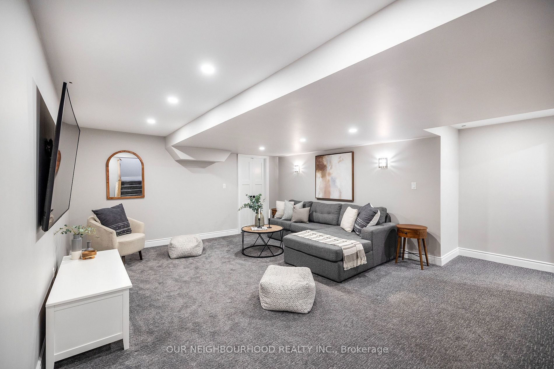 1 Mulholland Crt