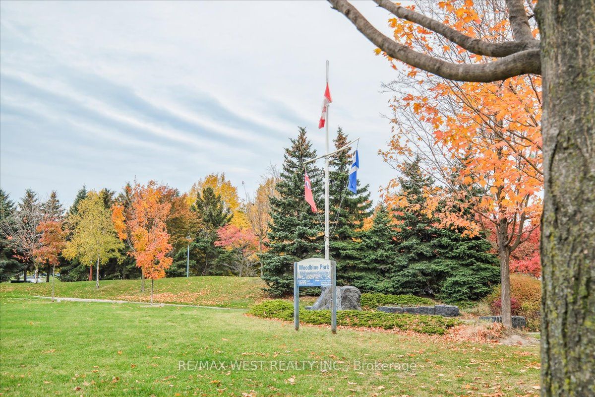 1630 Queen St E, #414