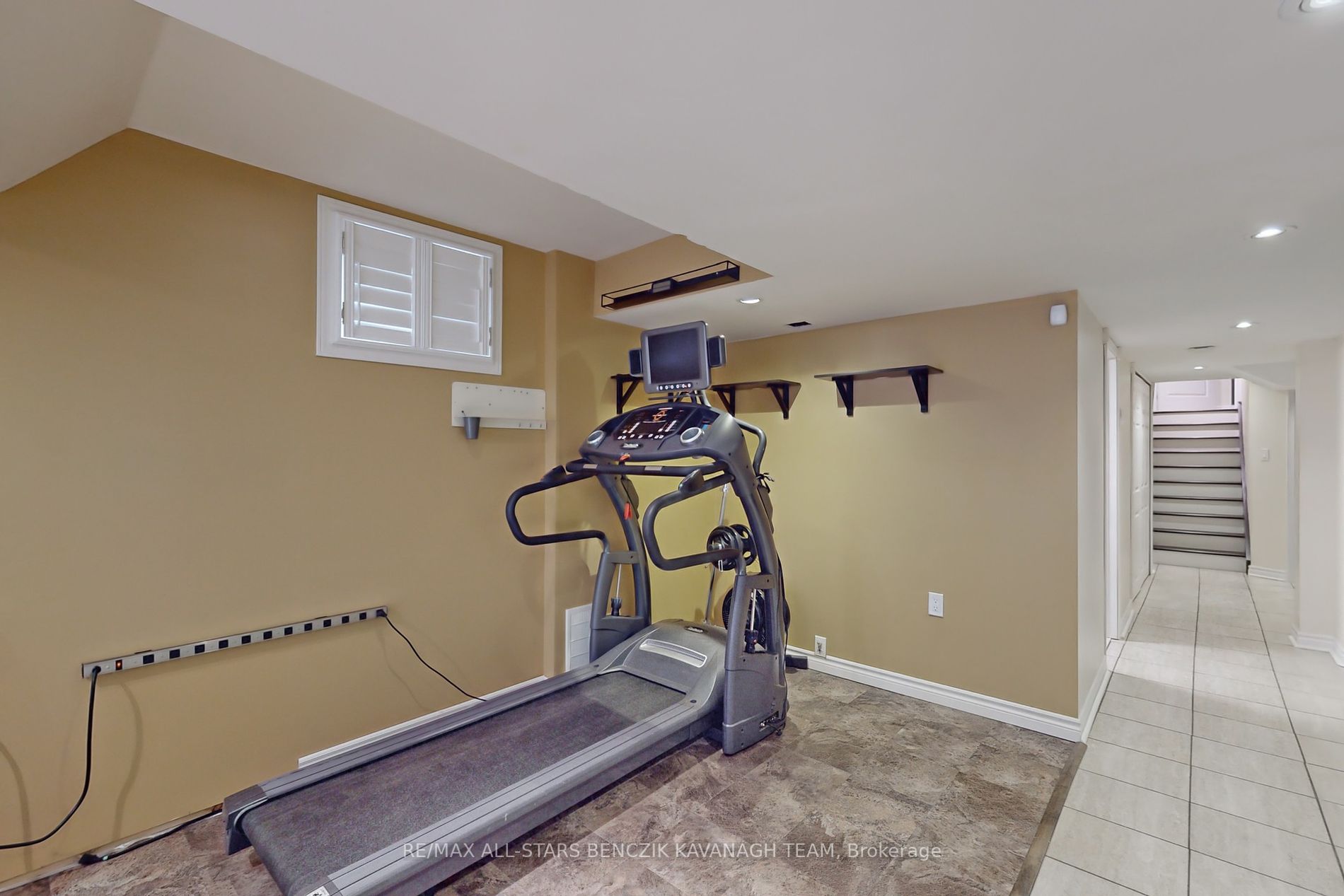 31 Snowy Owl Way