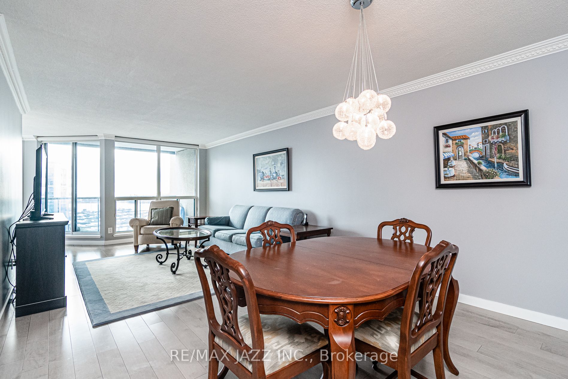 360 Watson Street W, #1005