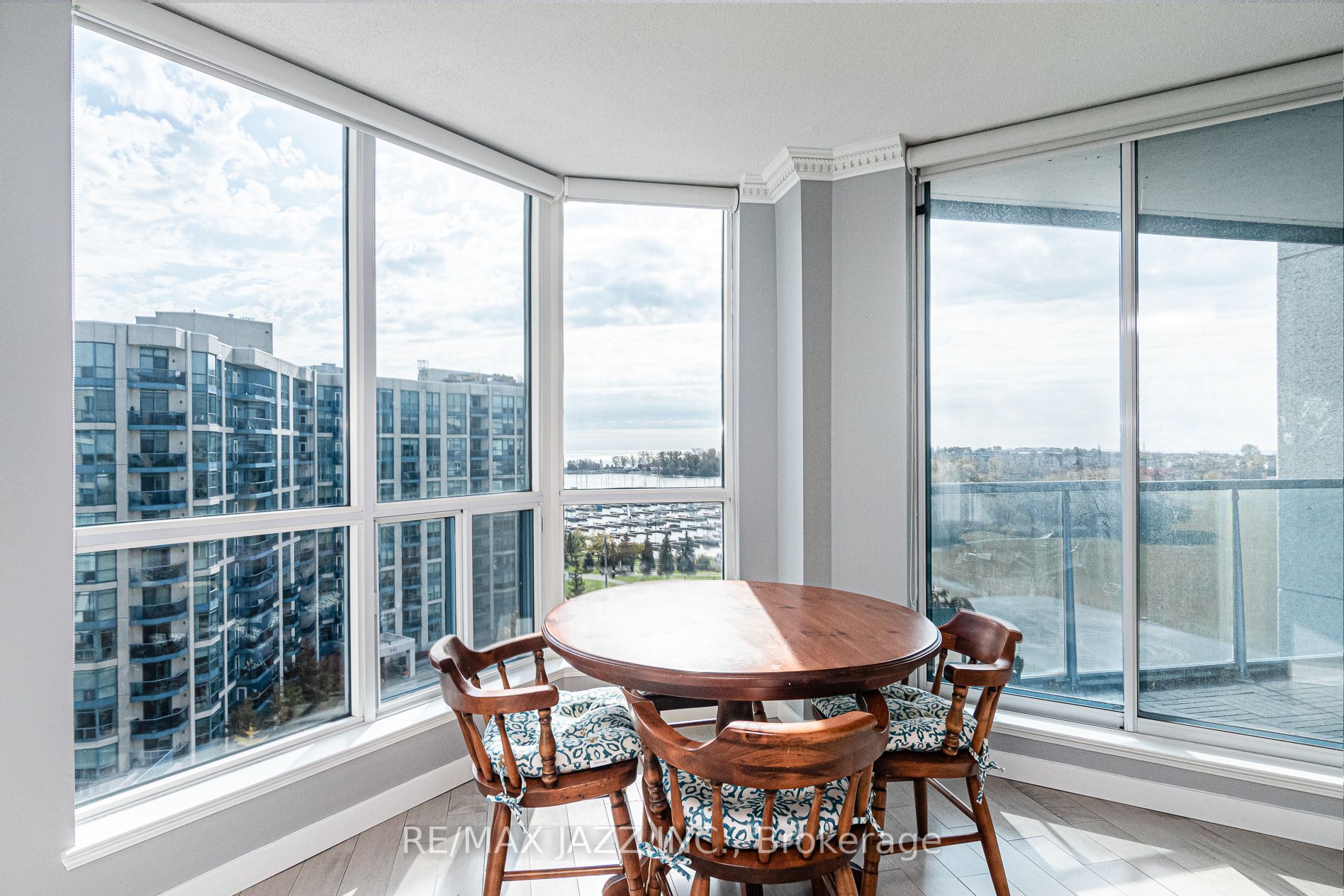 360 Watson Street W, #1005
