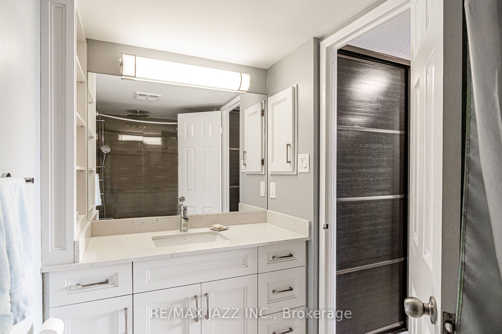 360 Watson Street W, #1005