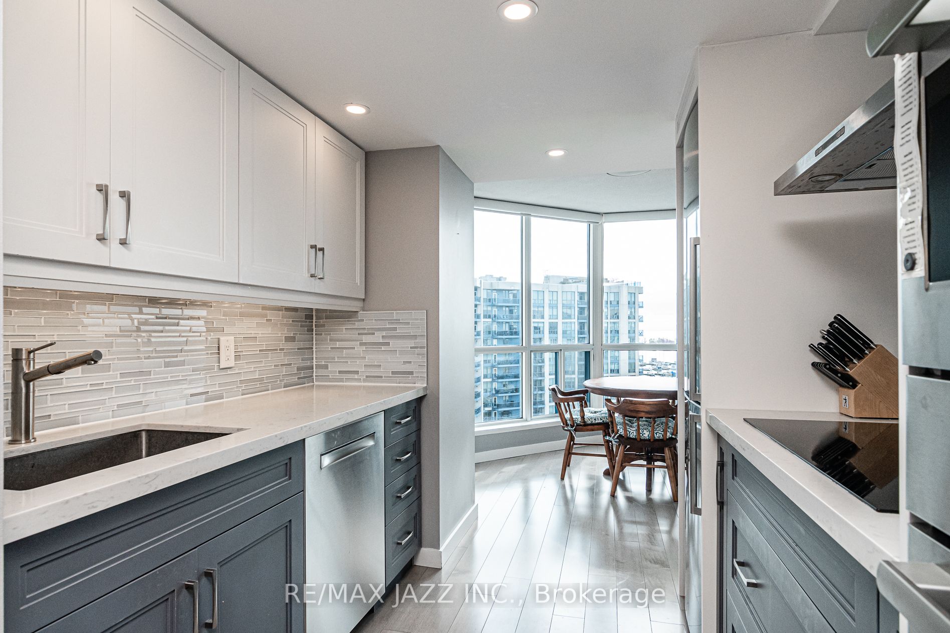 360 Watson Street W, #1005
