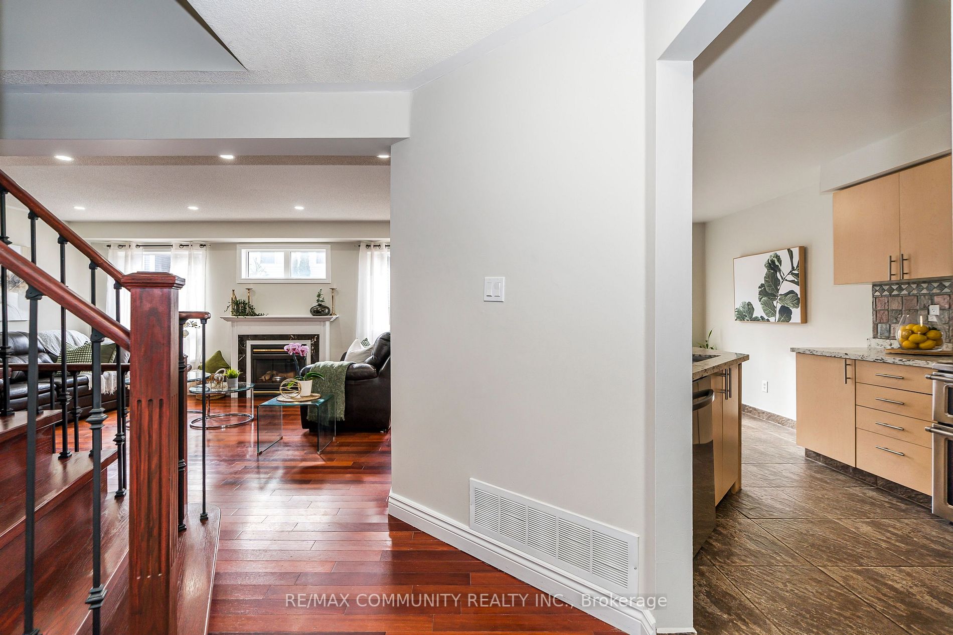 31 Greenhalf Dr
